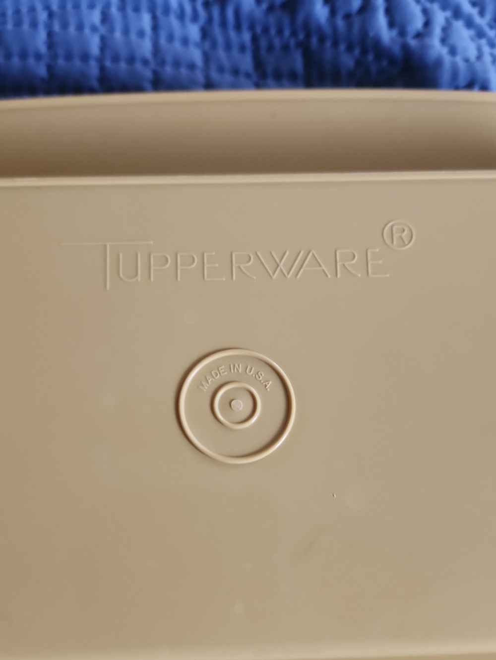 Lot Of 2 Harvest Gold Vintage Tupperware Containers Deviled Egg/Divided Deli - Picture 2 of 8